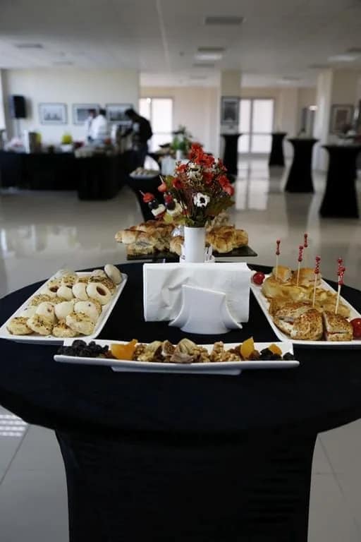 kokteyl-izmir-catering-organizasyon-acilis-kurumsal-siyah-strec-giydirme-bistro-giydirme-acilis-lansman-temel-atma-kokteyl-kutlama-organizasyonlari-ceromany-trio-konsept-izmir-organizasyon-firmasi-izmir-catering-firması-acık-bufe-kokteyl-atistirmalik-bbq-coffe-break-servis-hizmet-sunum-hijyen-dekorkokteyl-izmir-catering-organizasyon-acılıs-kurumsal-cadir-isitma-hizmeti