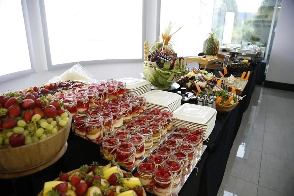 acik-bufe-garden-parti-bbq-piknik-organizasyonu-nisan-davet-organizasyonu-izmir-bodrum-cesme-alacatı-urla-manisa-aydin-kusadasi-kurumsal-catering-hizmeti