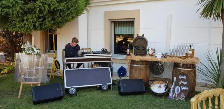 izmir-piknik-organizasyonu-catering-hizmet-bbq-parti-acik-hava-etkinlikleri-cocuk-parkurlari-yetiskin-oyun-parkurlari-garden-party-kurumsal-catering-organizasyon-firmasi-izmir-manisa-kusadasi-alacati-urla-organizasyon-firmalari