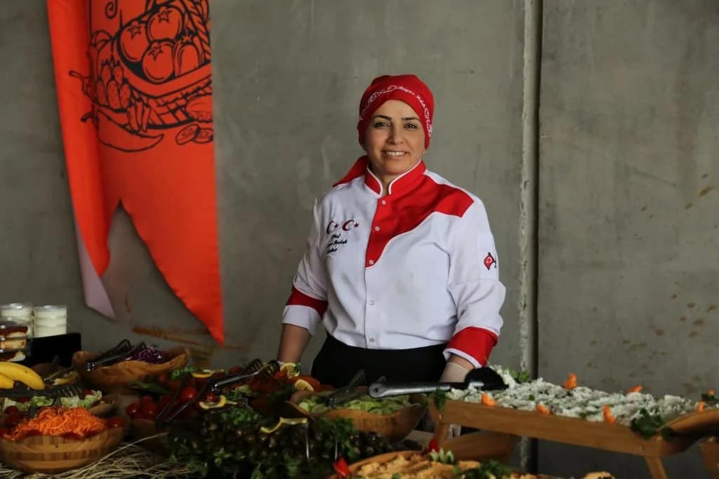 izmir-piknik-organizasyonu-catering-hizmet-bbq-parti-acik-hava-etkinlikleri-cocuk-parkurları-yetiskin-oyun-parkurlari-garden-party-kurumsal-catering-organizasyon-firması-izmir-manisa-kusadasi-alacati-urla-organizasyon-firmalari