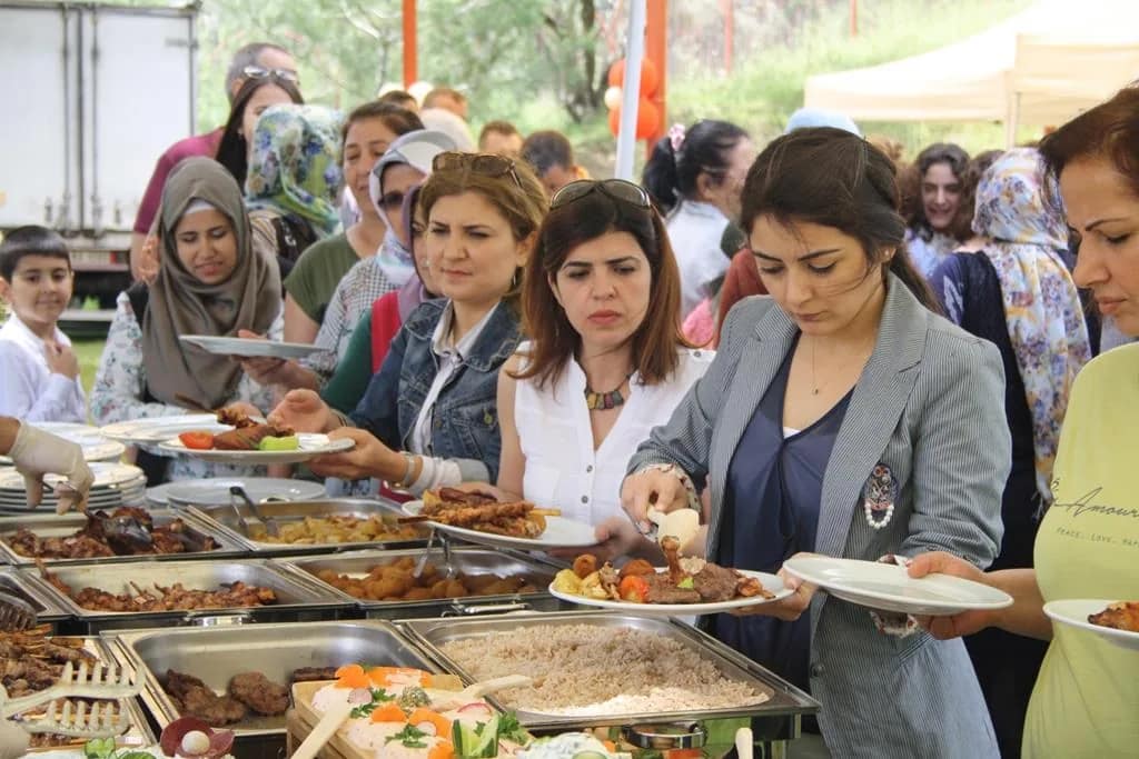 acik-bufe-garden-parti-bbq-piknik-organizasyonu-nisan-davet-organizasyonu-izmir-bodrum-cesme-alacatı-urla-manisa-aydin-kusadasi-kurumsal-catering-hizmeti