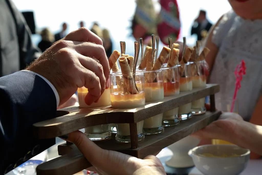 karsılama-kokteyl-acık bufe-nisan-dugun-kutlama-acılıs-izmir-organizasyon-catering hizmeti
