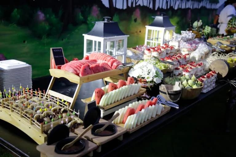 izmir-piknik-organizasyonu-catering-hizmet-bbq-parti-acik-hava-etkinlikleri-cocuk-parkurlari-yetiskin-oyun-parkurlari-garden-party-kurumsal-catering-organizasyon-firmasi-izmir-manisa-kusadasi-alacati-urla-organizasyon-firmalari