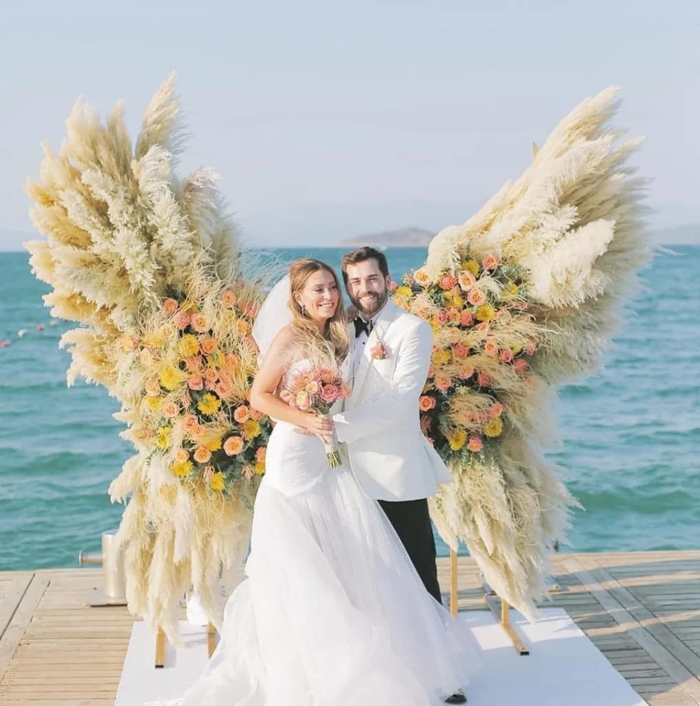 dekor-susleme-canli-cicek-dekorlu-tag-melek-kanadi-tag-tullu-tag-neon-yazilar-izmir-organizasyon-firmasi-izmir-catering-firmasi-bodrum-organizasyon-bodrum-dugu-organizasyon-firmasi-kusadasi-organizasyon-firmasi-dikili-organizasyon-firmasi-cesme-organizasyon-firmasi-alacati-organizasyon-firmasi-wedding-nikah-nisan-organizasyonu-rustik-konsept-wedding-susleme-bahcede-nisan-dugun-isteme-nikah-organizasyonu