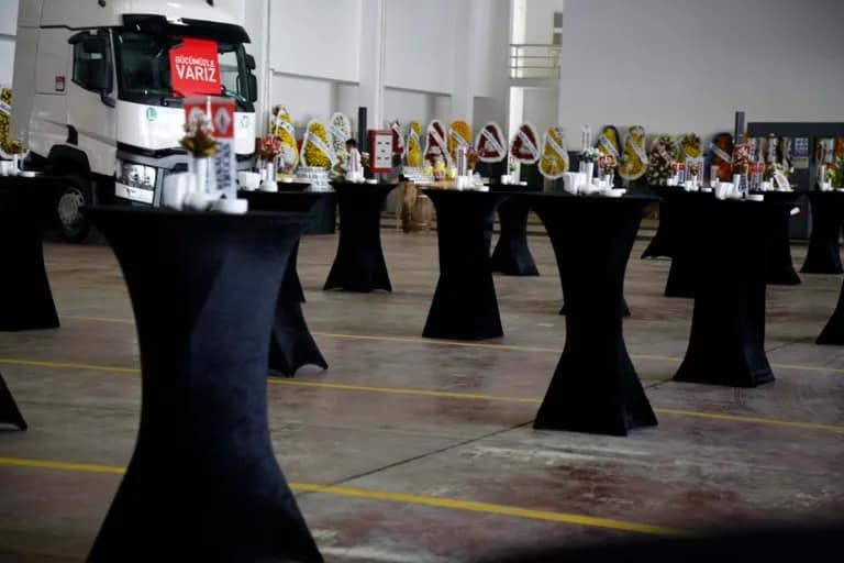izmir-catering-firmasi-organizasyon-sirketi-koktel-acilis-lansman-organizasyonu-catering-servis-hizmet-organizasyon-dekor-acilis-bbq-kokteyl-menu-kanepe-ara-sicaklar-atistirmalik-acik-bufe-izmir-kusadasi-bodrum-cesme-urla-dikili-catering-firmasi