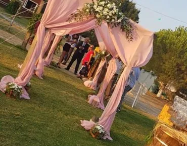dekor-susleme-canli-cicek-dekorlu-tag-melek-kanadi-tag-tullu-tag-neon-yazilar-izmir-organizasyon-firmasi-izmir-catering-firmasi-bodrum-organizasyon-bodrum-dugu-organizasyon-firmasi-kusadasi-organizasyon-firmasi-dikili-organizasyon-firmasi-cesme-organizasyon-firmasi-alacati-organizasyon-firmasi-wedding-nikah-nisan-organizasyonu-rustik-konsept-wedding-susleme-bahcede-nisan-dugun-isteme-nikah-organizasyonu