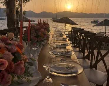 Luxury-wedding-decor-bodrum-dugun-organizasyon-bodrum-wedding-event-izmir-dugun-organizasyonu-slider-susleme-dekorasyon-wedding-bodrum-wedding-cesme-dugun-organizasyonu-alacati-dugun-dekor-susleme-dugun-catering-fotograf-kosesi-hatira-kosesi-rustik-konsept-dugunler