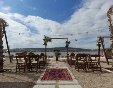 dekor-susleme-canli-cicek-dekorlu-tag-melek-kanadi-tag-tullu-tag-neon-yazilar-izmir-organizasyon-firmasi-izmir-catering-firmasi-bodrum-organizasyon-bodrum-dugu-organizasyon-firmasi-kusadasi-organizasyon-firmasi-dikili-organizasyon-firmasi-cesme-organizasyon-firmasi-alacati-organizasyon-firmasi-wedding-nikah-nisan-organizasyonu-rustik-konsept-wedding-susleme-bahcede-nisan-dugun-isteme-nikah-organizasyonu