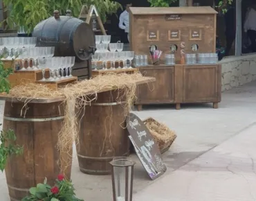 SARAP-BUFESI-limonata-bar-kokteyl-organizasyonu-izmir-catering-bodrum-catering-alacati-catering-sunumlari-dekor-susleme-ahsap-konsept