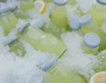 SARAP-BUFESI-limonata-bar-kokteyl-organizasyonu-izmir-catering-bodrum-catering-alacati-catering-sunumlari-dekor-susleme-ahsap-konsept-alkollu-icecek-servisi-alkolsuz-bar-sunumlari-barmen-personel-servis